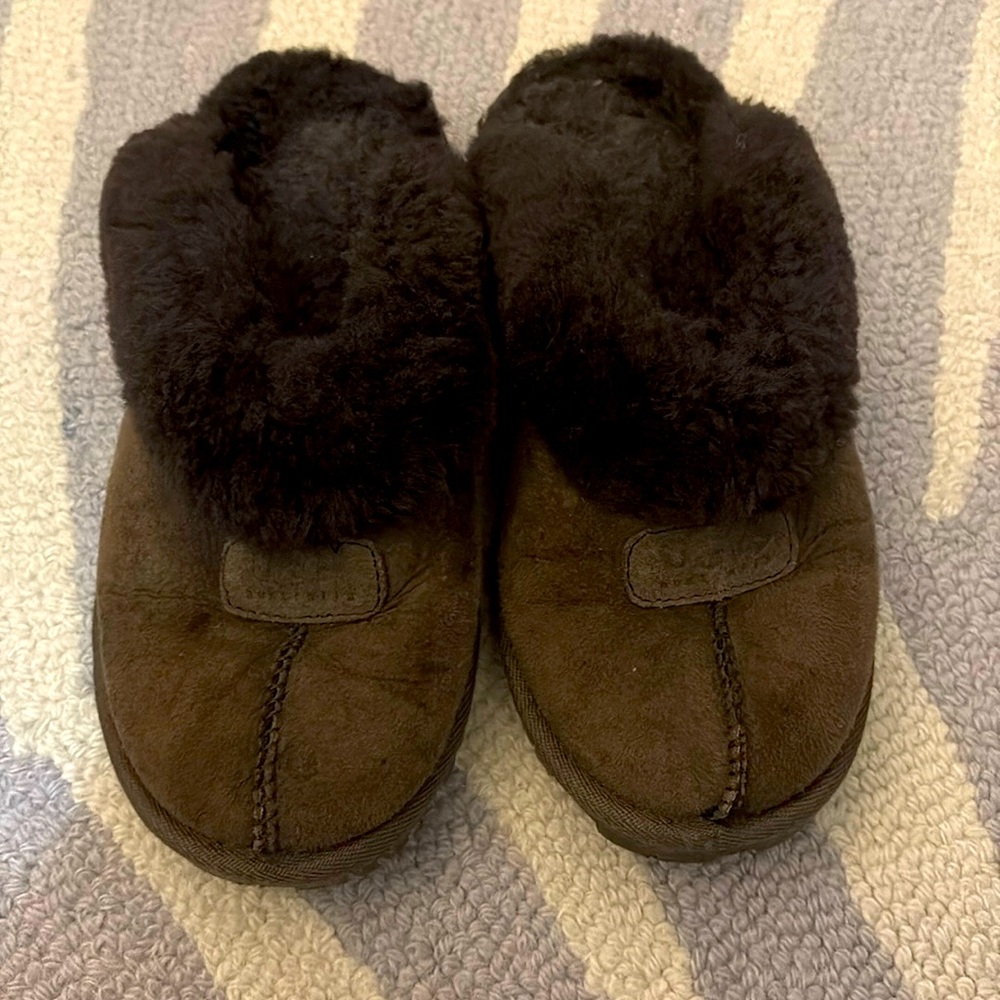 Ugg Slippers size 5 chocolate brown